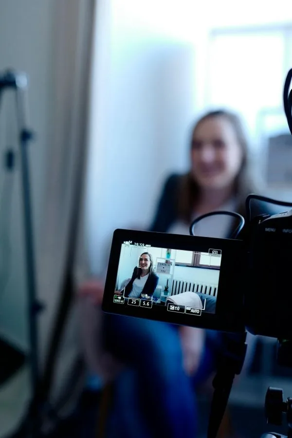 Filmación de entrevista evento corporativo con cámaras profesionales 4k en CABA